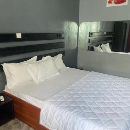 Sunrise Center Bonapriso 111 Douala Exterior foto